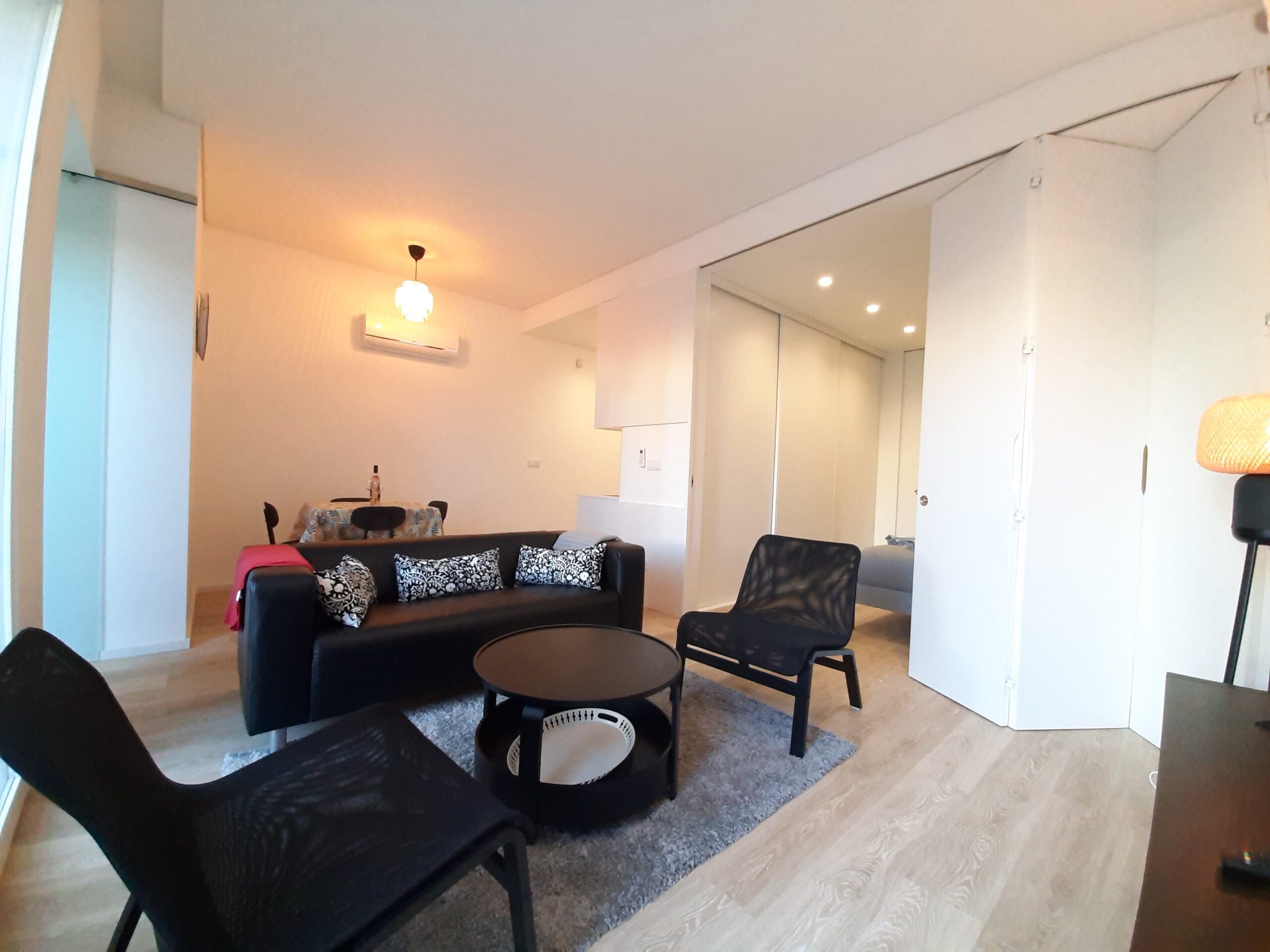 Lovely Central 2-bedroom Apartment with Garden