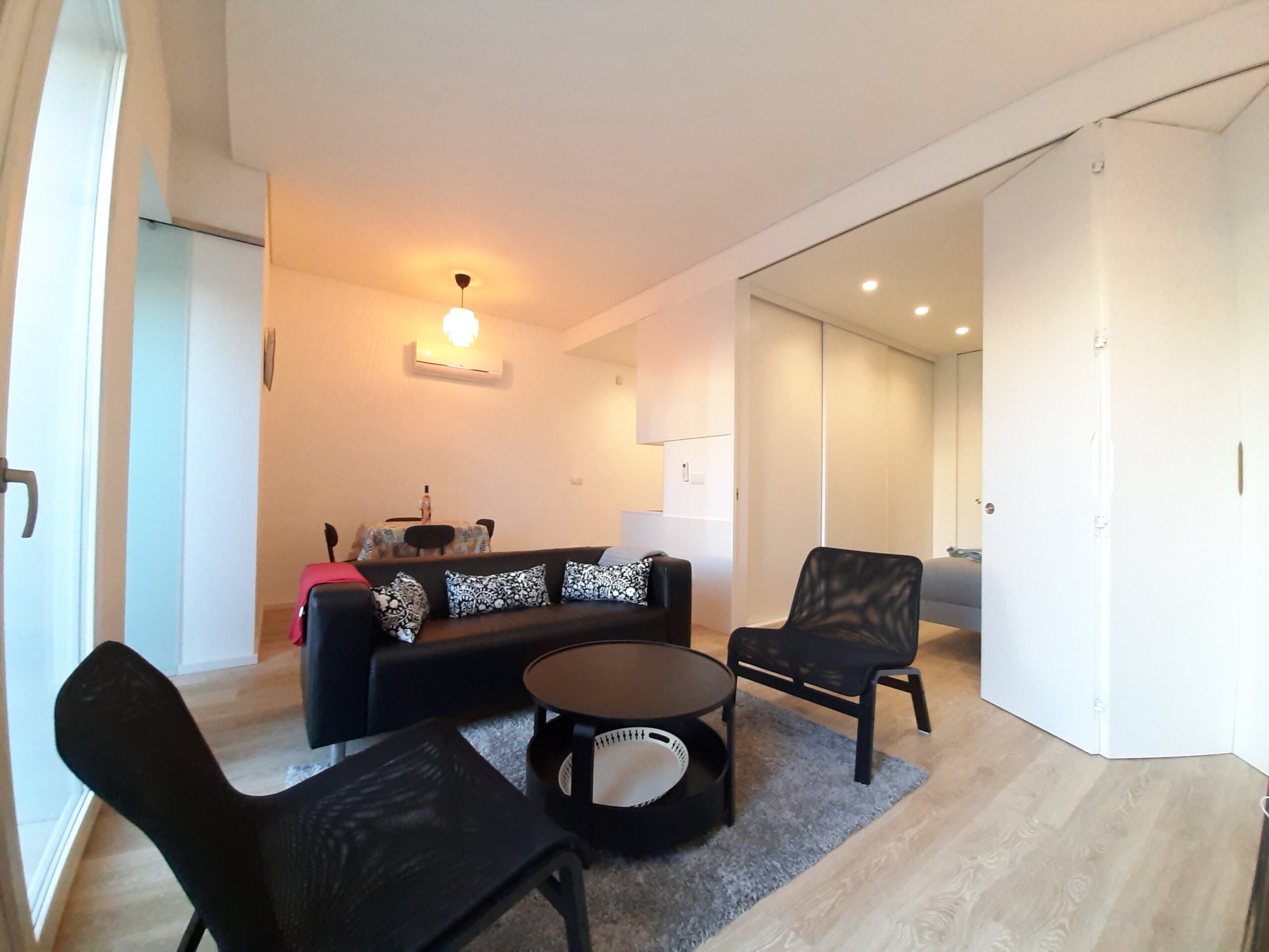 Lovely Central 2-bedroom Apartment with Garden