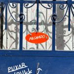 closed sign Porto