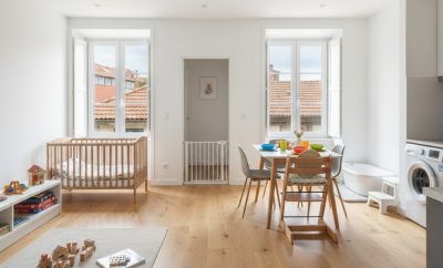 Should You Cater For Families? Pros, Cons, and What to Provide